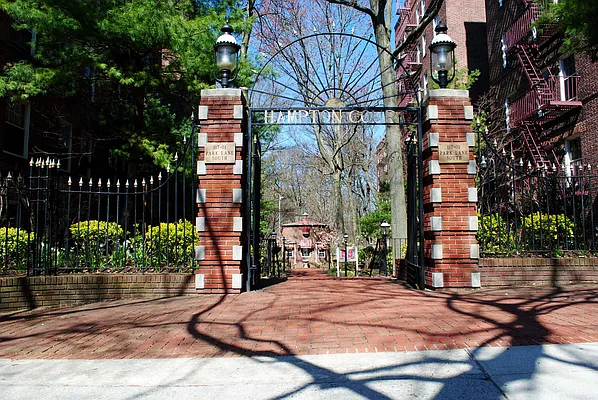 Sold by Landmarc Group | media 20