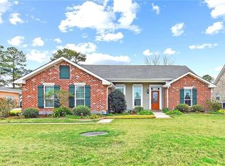1724 Lake Michigan Dr, Harvey, LA 70058