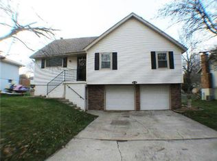 301 SE Westminister Rd, Blue Springs, MO 64014