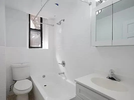 Rented by C2R Management LLC | media 10