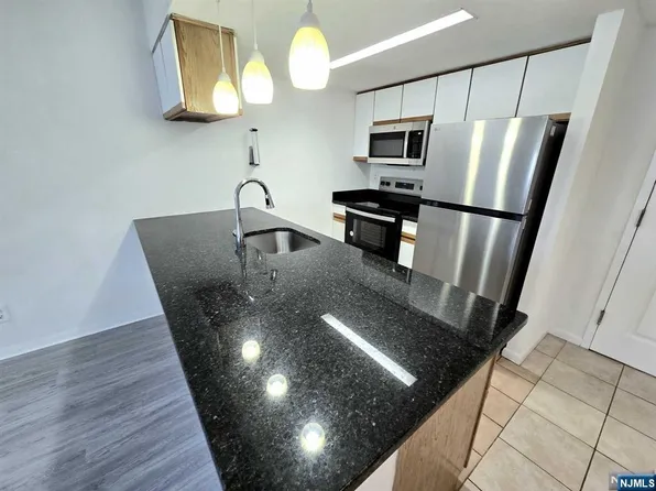 55 Clinton Pl APT 204, Hackensack, NJ 07601