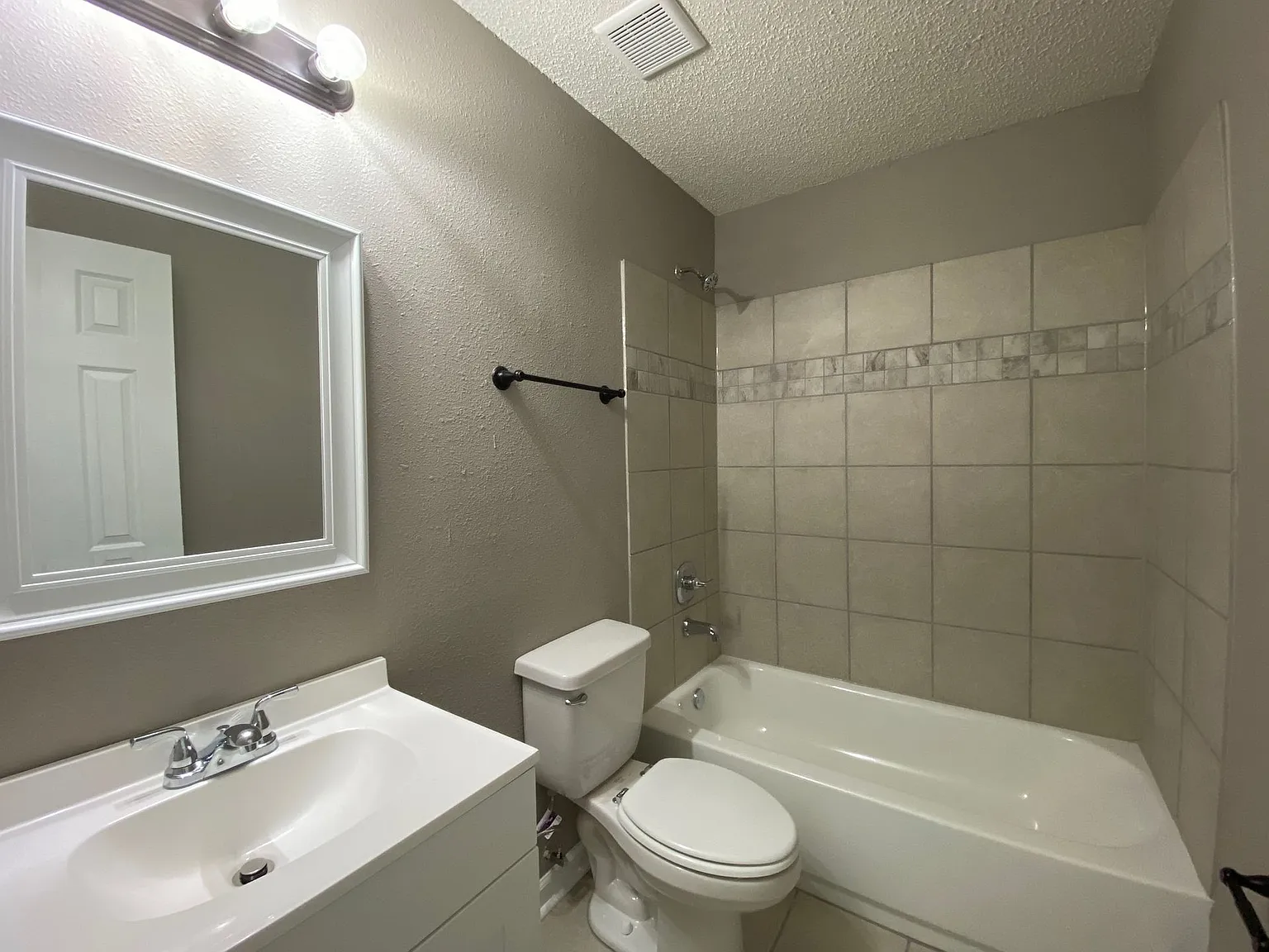 4193 Cedartree Dr — Photo 2