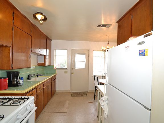 4th image of 3474 E Terrace Ave