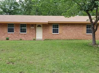 422 Wynhurst Ct, Columbus, MS 39702