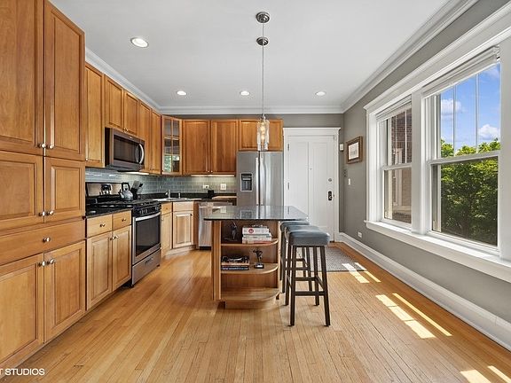 4th image of 3351 N Clifton Ave APT 3W