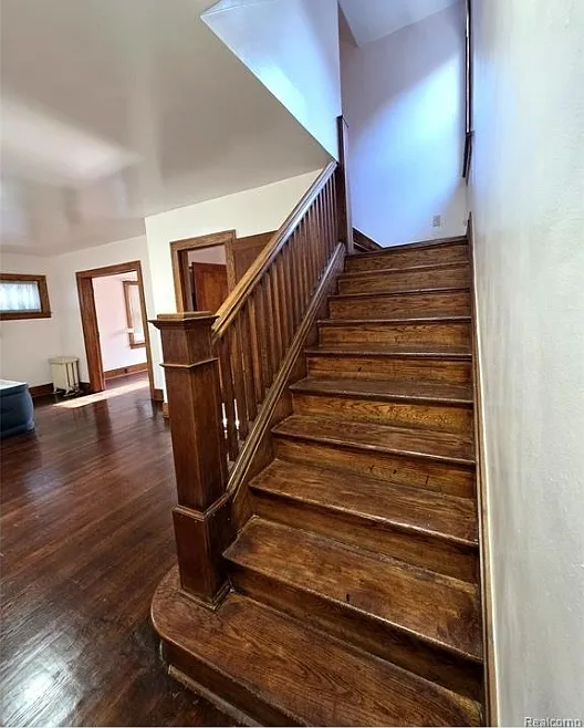 4 bed, 2418 sqft, $1,800 — Photo 3