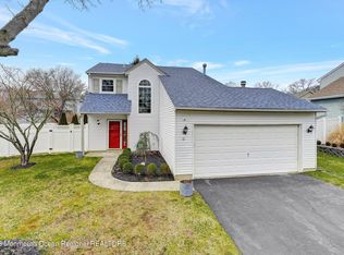 61 Heritage Dr, Howell, NJ 07731
