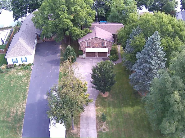 1549 Lake Holiday Dr, Sandwich, IL 60548