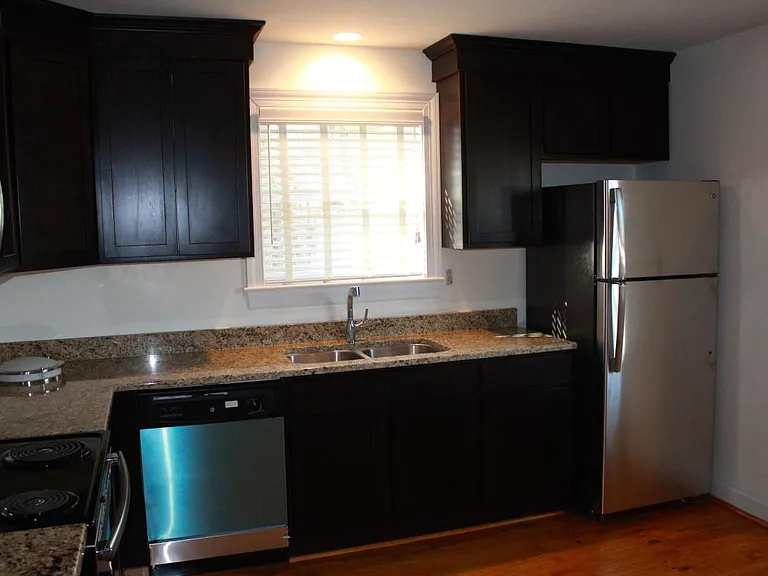 948 Harrington Ave — Photo 5