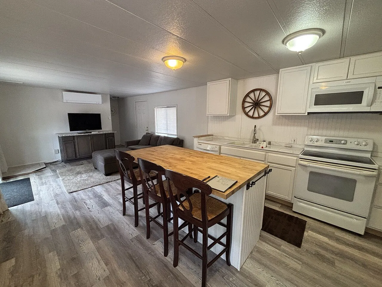 2 bed, 2.0 bath, $2,100 — Photo 4