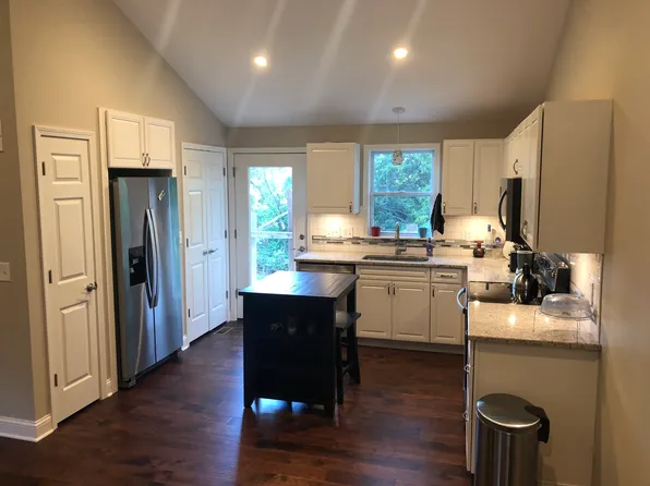 19301 W 65th Ter, Shawnee, KS 66218