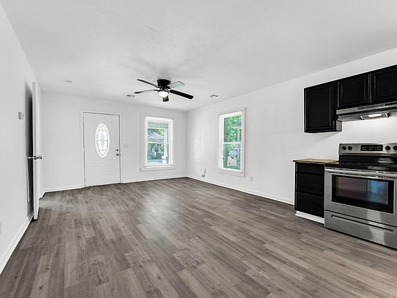 5th image of 827 E Garfield Street