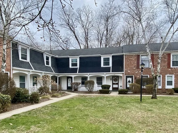 73 Jamestown Dr, Springfield, MA 01108