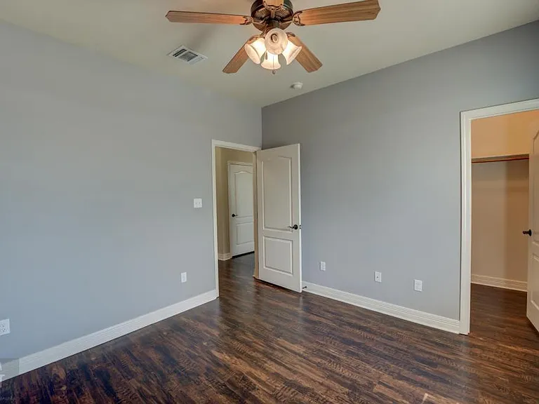 506 Linnhurst Dr — Photo 10