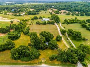 1122 Red Top Rd, Poolville, TX 76487