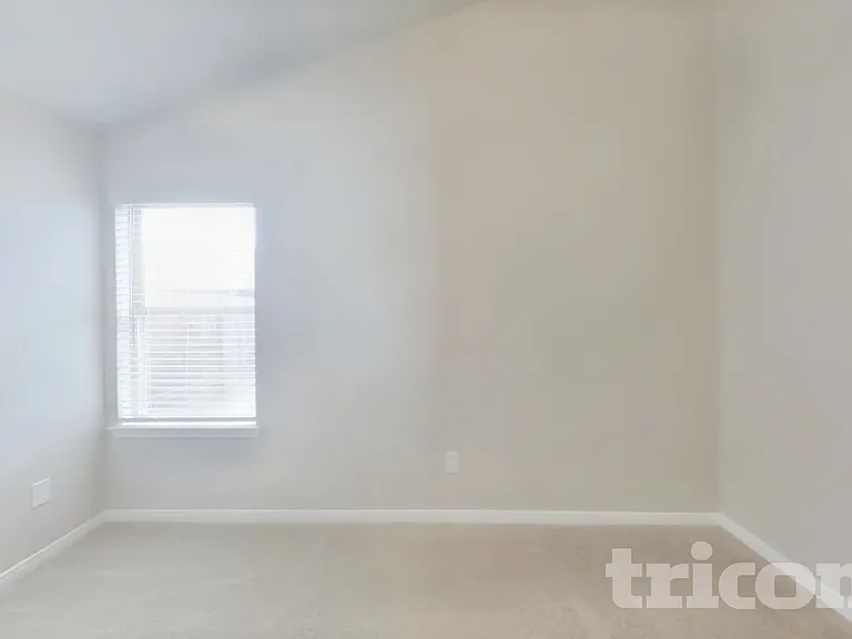 9829 Glen Brook Ln — Photo 11