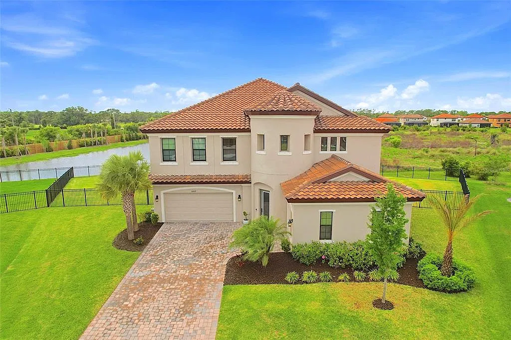 5 bed, 4.5 bath, 4211 sqft, $4,600 — Photo 1