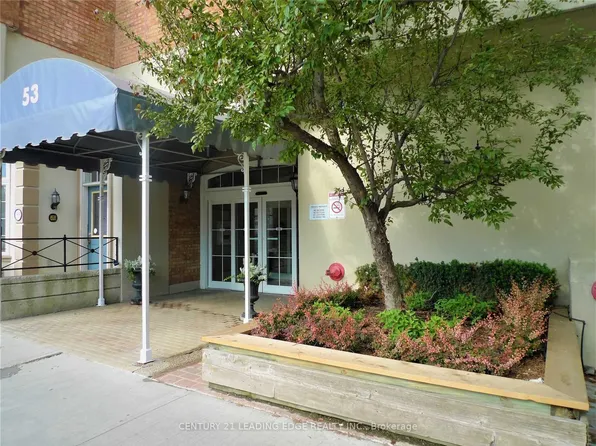 49 McCaul St #463, Toronto, ON M5T 2W7