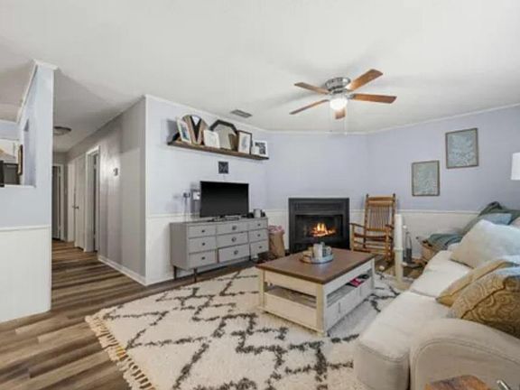 2nd image of 1716 Clearwood Dr #B