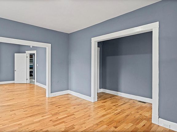 4th image of 2916 Presbury St