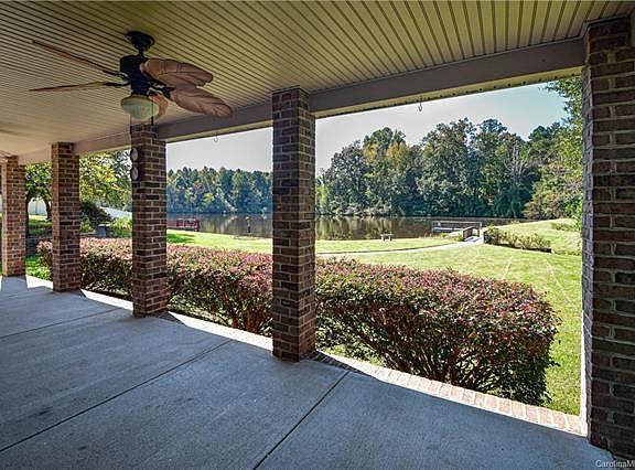 5th image of 1277 White Pond Dr
