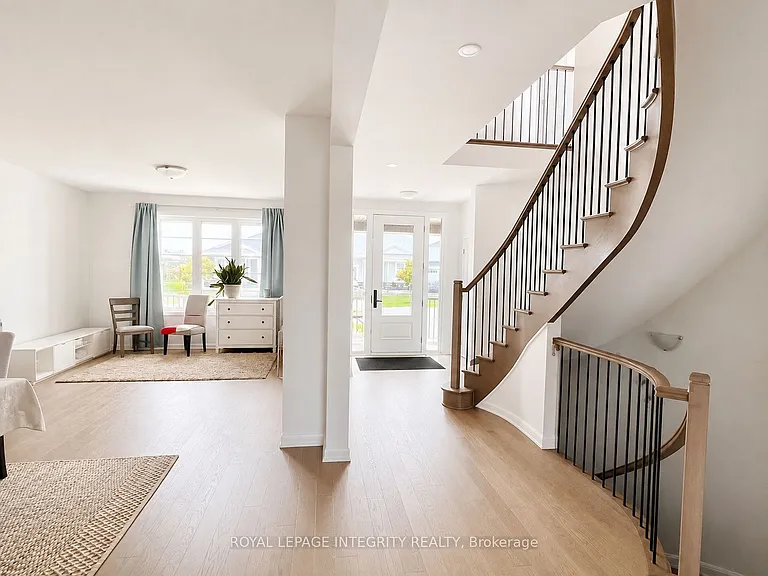 747 Coast Cir — Photo 4
