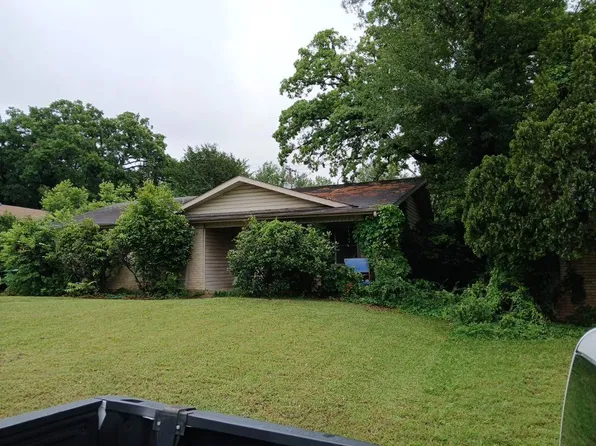 1104 Redbud Ct, Arlington, TX 76012