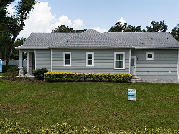 4th image of 900 Azalea Walk Cir
