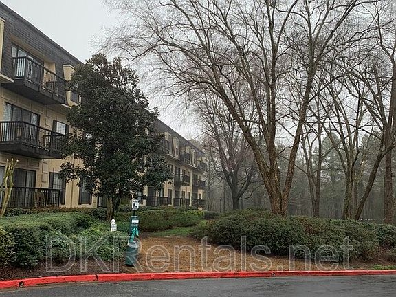 3rd image of 3107 Pine Heights Dr NE