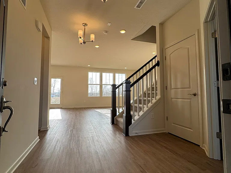 6837 Bridle Oaks Ct — Photo 8