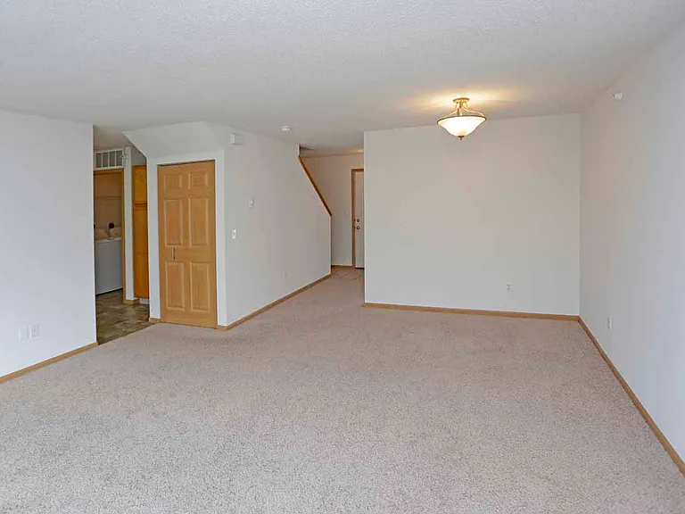 Promenade Oaks Apartments — Photo 37