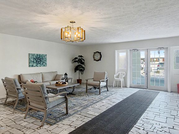 2nd image of 252 El Conquistador Pl