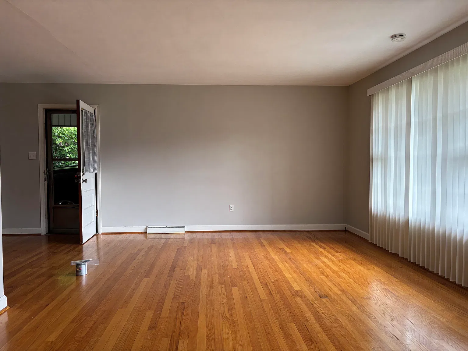 3 bed, 1729 sqft, $1,950 — Photo 2