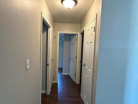 5th image of 415 Robinhood Ct