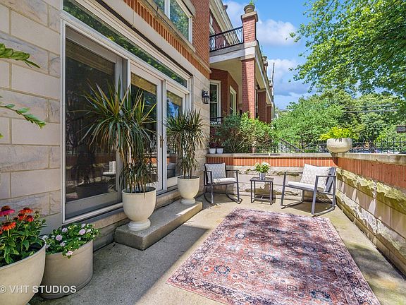 3rd image of 3834 N Greenview Ave #1N