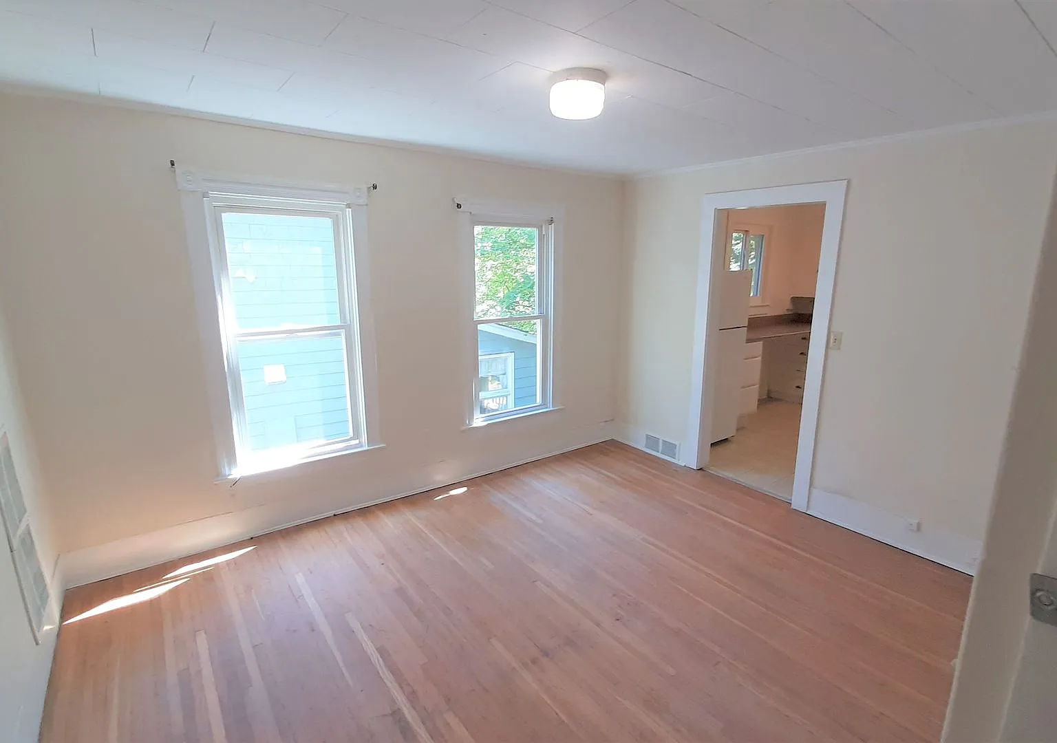 410 S Aurora St — Photo 1