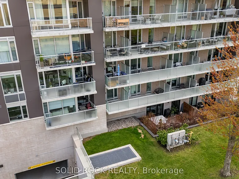 530 De Mazenod Ave #201 — Photo 23