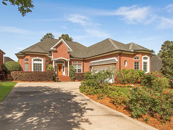 2nd image of 205 Shady Oaks Ct