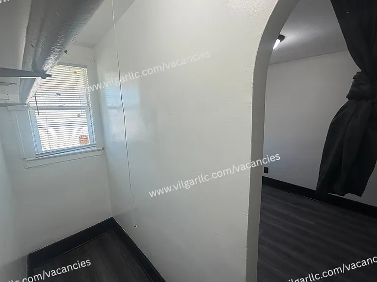 5035 Tod Ave — Photo 6