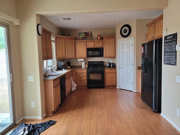 3rd image of 11821 Alava Ave