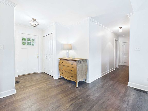 5th image of 9260 Elm Ave