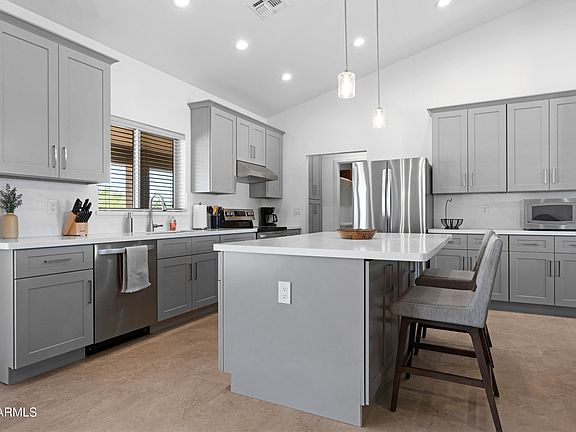4th image of 2391 N Summers Lane