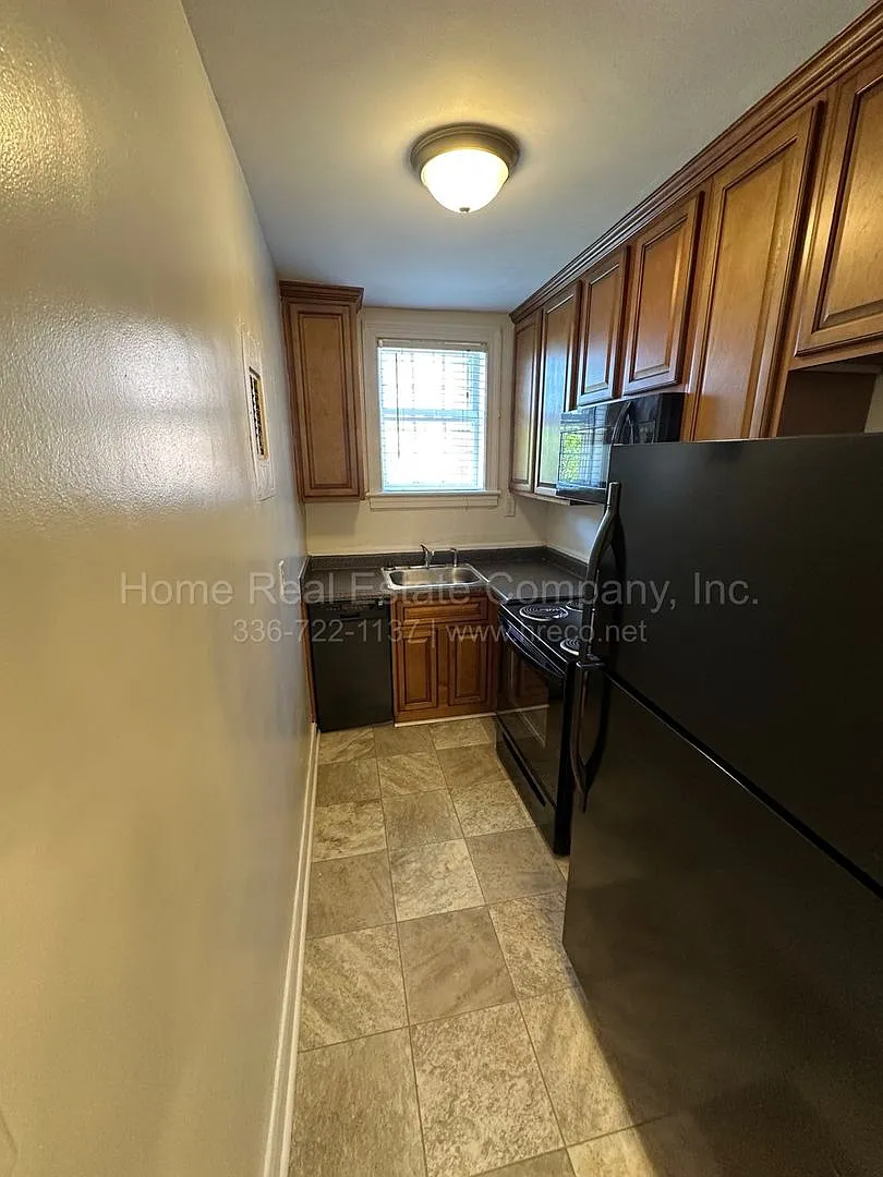 Colonial Arms Apartments | 807 West End Blvd Apt C-4 — Photo 3