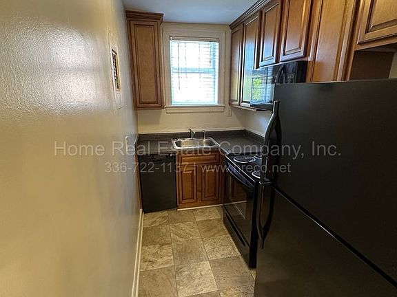 3rd image of 807 W End Blvd #C-4