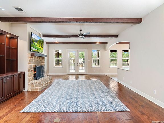 5th image of 103 S Cibolo Hollow