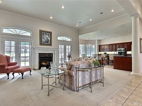 5th image of 3908 Legacy Dr NE