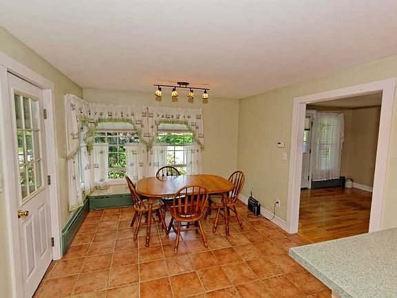 4th image of 23 Hudson Ave