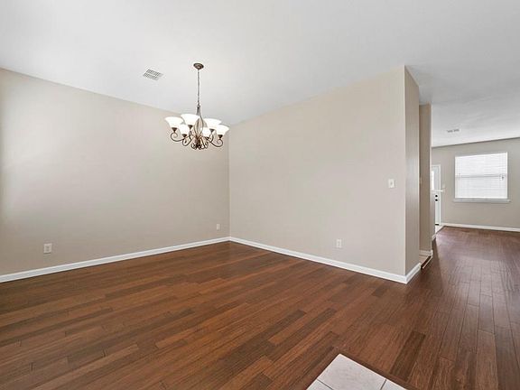 3rd image of 1105 Willowridge Cir