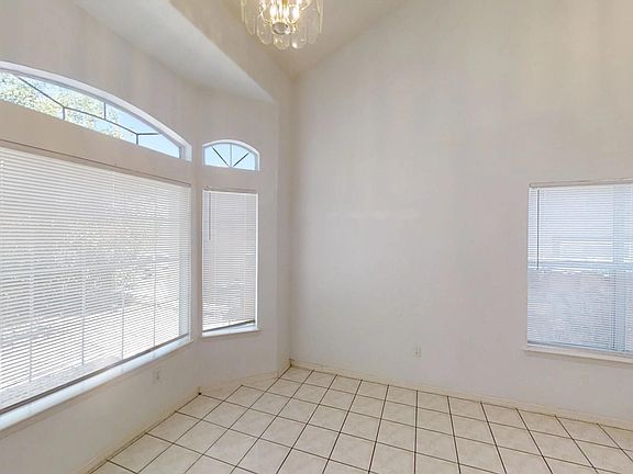 3rd image of 4428 Loma Clara Ct