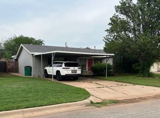 1008 W Cornelia Ave, Iowa Park, TX 76367